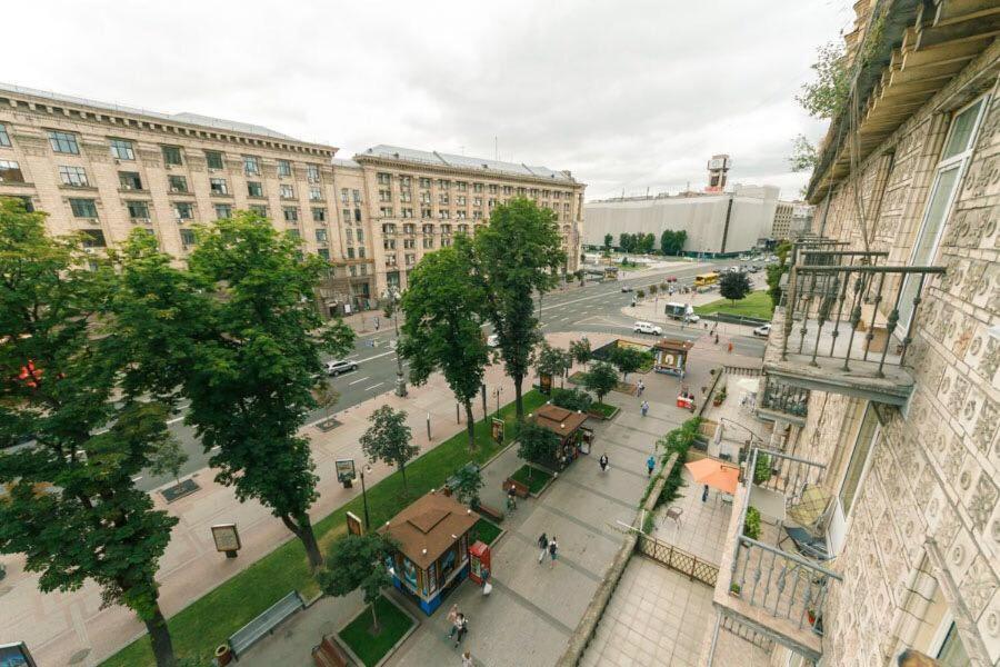 Видовая Квартира На Улице Крещатик. Kiew Exterior foto